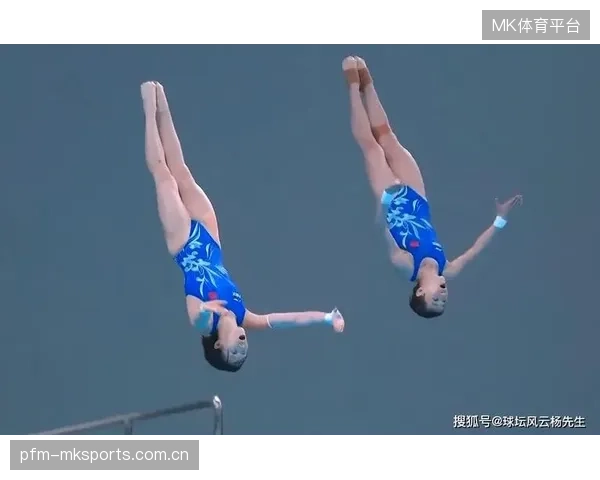 跳水完美同步获得高分，双人夺金奇迹再现